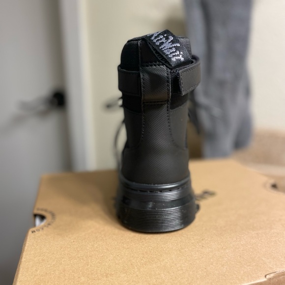 Dr. Martens Combs Tech - Black in Size US 7 (F) US 6 (M) - Picture 7 of 9